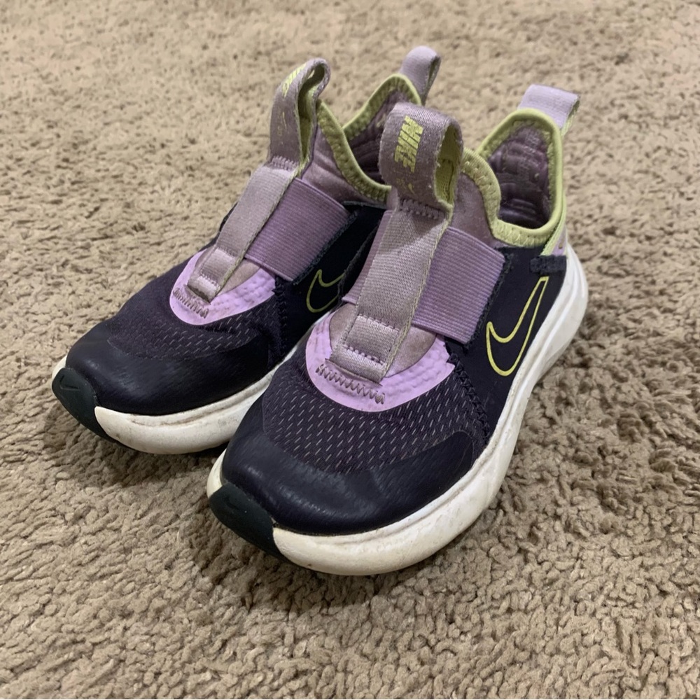 Girls Nike // 10.5C